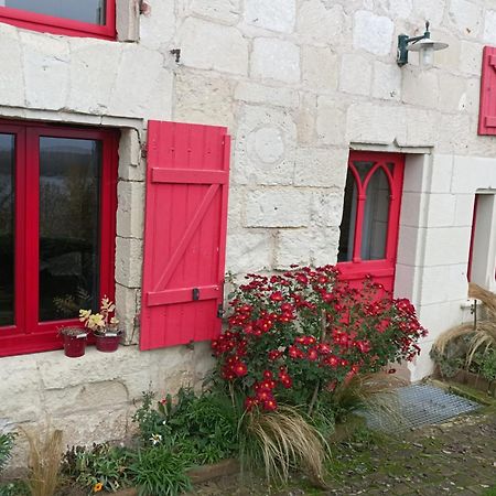 Gite Des Perreyeurs - Maison Troglodyte Avec Vue Sur Loire Montsoreau Camera foto