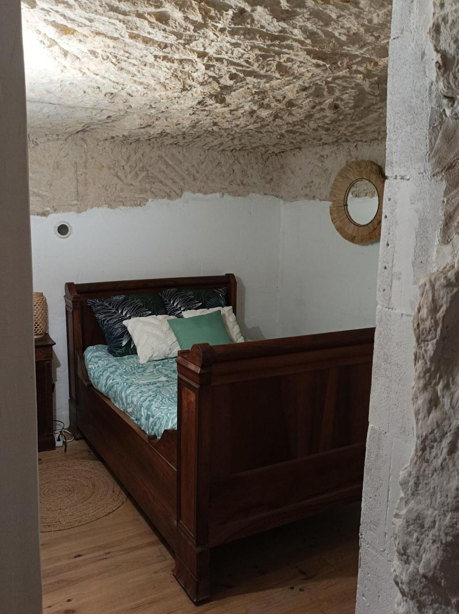 Gite Des Perreyeurs - Maison Troglodyte Avec Vue Sur Loire Montsoreau Esterno foto